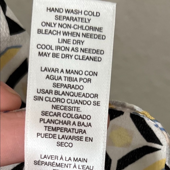 WHBM 100% silk top, size Small Petite in white with navy and gold accents - Picture 5 of 5